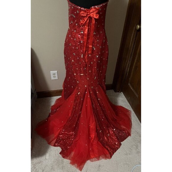 Long Red Sequin Dress with Corset Back Sweetheart Neckline Size Medium - Picture 3 of 9